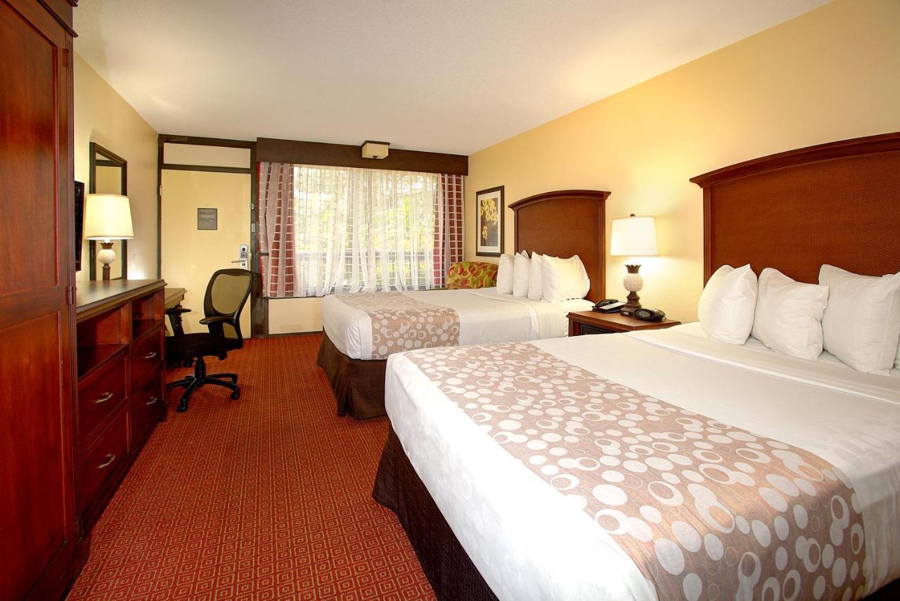 Clarion Inn & Suites At International Drive Williamsburg Luaran gambar