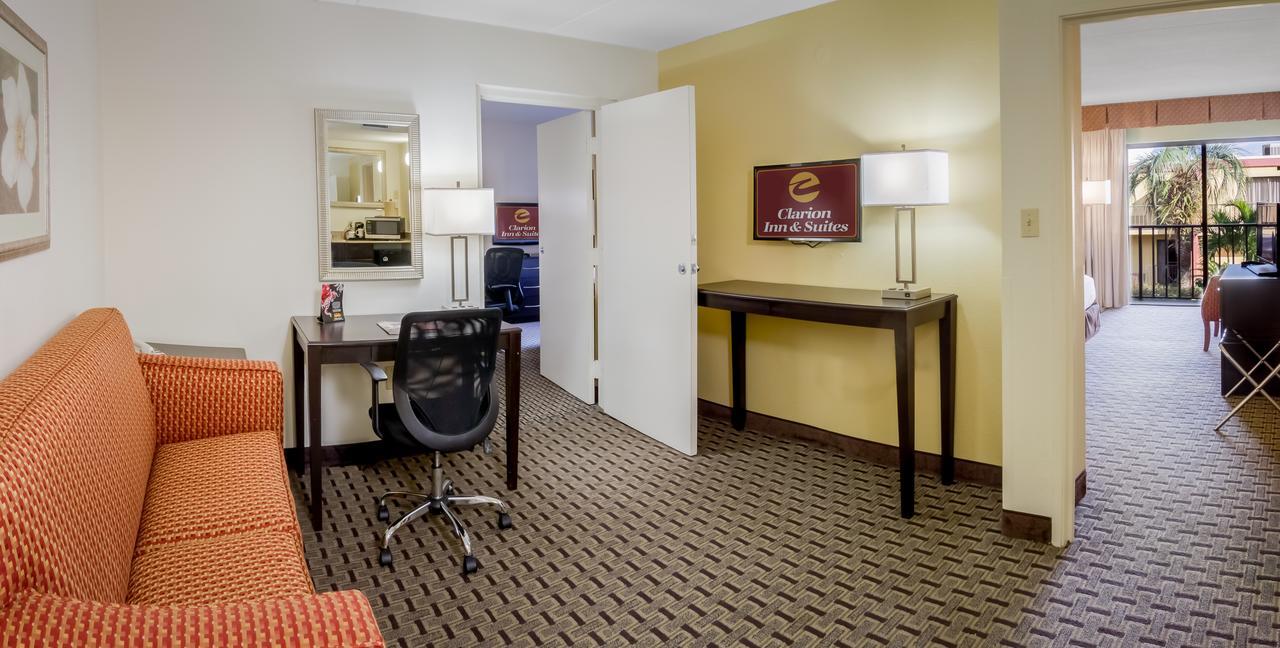 Clarion Inn & Suites At International Drive Williamsburg Luaran gambar