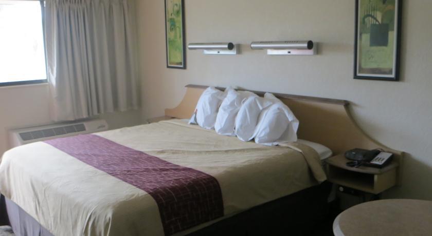 Clarion Inn & Suites At International Drive Williamsburg Luaran gambar